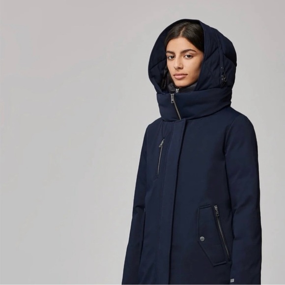 SOLD- Stunning new winter coat-never worn - Picture 2 of 12